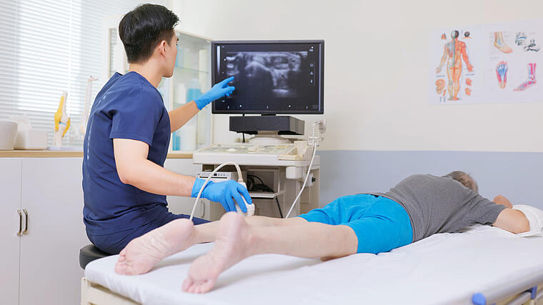 Artemed Fachklinik Muenchen Phlebologie - Sonographie Thrombose Untersuchung